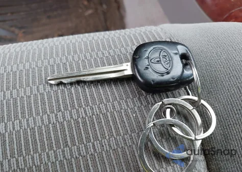 2005 Toyota Camry Xle from USA, damaged, VIN 4T1BE30K85U015662